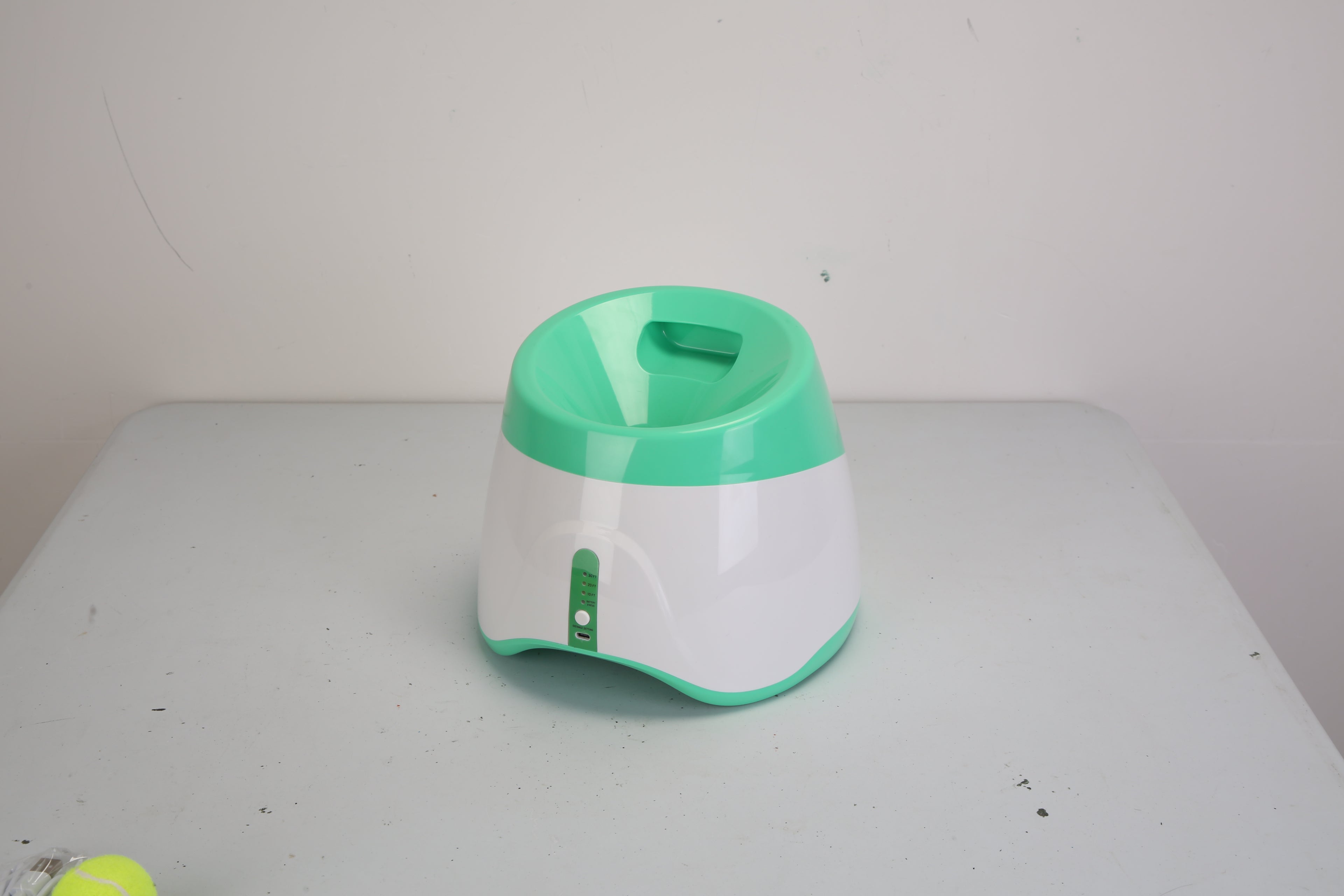 Smart Dog Ball Launcher (3 Distance Modes)