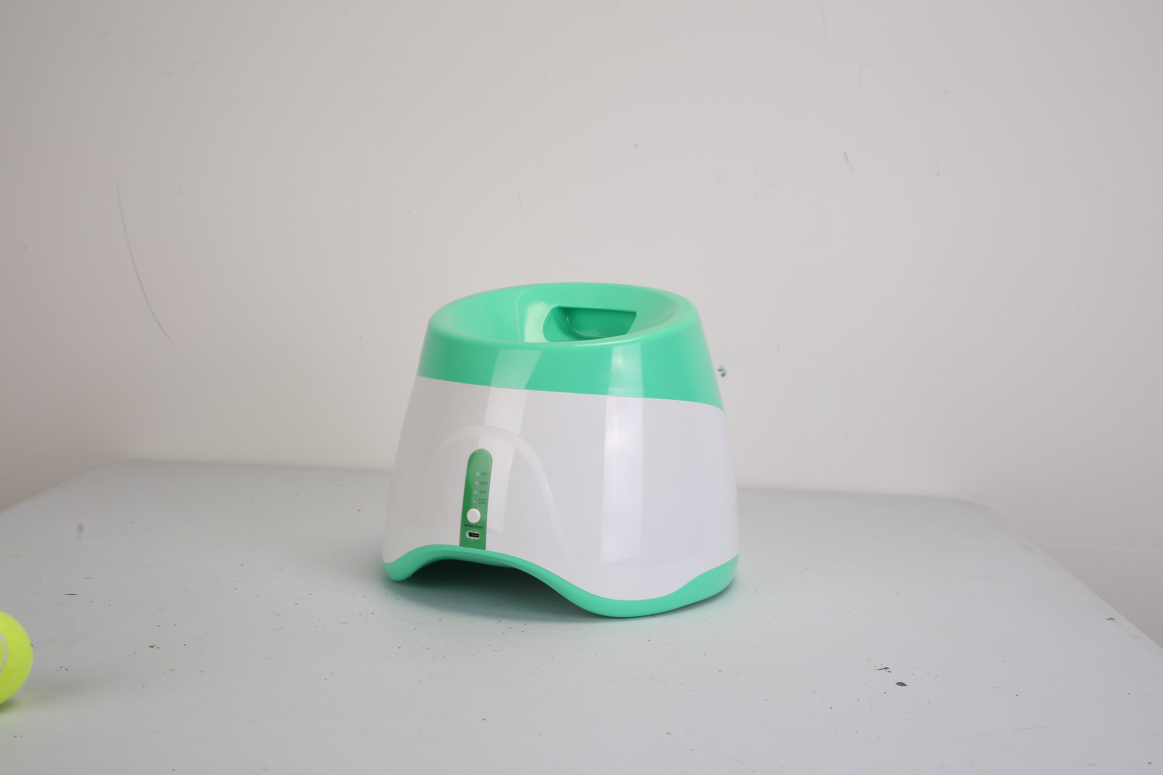 Smart Dog Ball Launcher (3 Distance Modes)